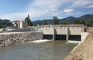 Schutzkonstruktion, Regelung des Wasserdurchflusses von Leitungen bzw. zum Absperren und Aufstauen von Wasserläufen oder Schleusen