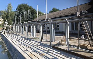 Schutzkonstruktion, Regelung des Wasserdurchflusses von Leitungen bzw. zum Absperren und Aufstauen von Wasserläufen oder Schleusen