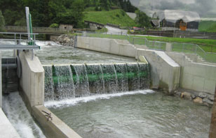 Wehrklappe, Beton- und Stahlkonstruktion